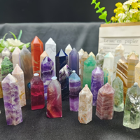 Vente en gros de tours de cristal naturelles aléatoires en obsidienne et fluorite verte pour les célébrations des fêtes
