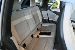 BMW i3 RWD ปี 2015 สภาพดีเยี่ยม พร้อม Range Extender พร้อมส่ง - Product Image 4