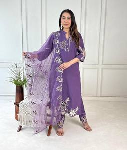 Costume en soie romain élégant pour femmes, tenue ethnique pour mariage, fête, événements traditionnels, vêtements de fête et de bureau - Product Image 3