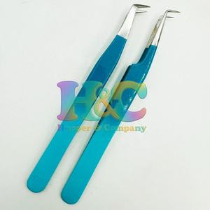 Pinces à cils professionnelles Hot Picks en acier inoxydable, design durable, préhension fine et parfaite, pour extensions de cils plates personnalisées - Product Image 1