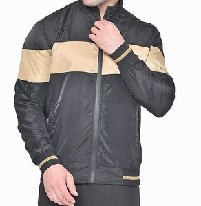Veste coupe-vent imperméable à capuche en polyester pour homme, personnalisable en gros, avec demi-fermeture éclair, pour la course à pied - Product Image 1