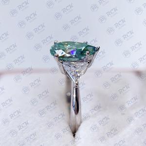 แหวนเพชรโมอิสสีน้ำเงินเข้ม18K 1.80 tcw หมั้นหมายหินสามเม็ดสำหรับผู้หญิงแหวนลูกแพร์และสามเหลี่ยมตัด - Product Image 4