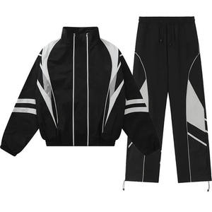 Ensemble de vêtements de sport en polyester pour hommes Survêtement d'entraînement de jogging de gymnastique personnalisé Impression du logo OEM et marque de distributeur - Product Image 3
