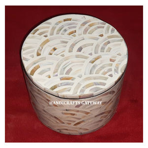 Boîte à bijoux en bois incrusté de nacre, de couleur blanche, de forme ronde, article unique de meilleure qualité pour décoration de mariage - Product Image 1