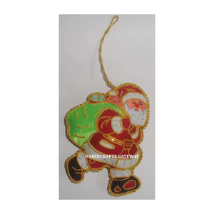 Adorno Navideño Colgante para Árbol de Navidad con Forma de Papá Noel en Tela Multicolor con Bordado Dorado Zari y Trabajo de Cuentas - Product Image 1