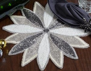 ที่รองจานลูกปัดทรงกลมทำด้วยมือสำหรับโต๊ะอาหารของตกแต่งคริสต์มาสงานเลี้ยงสังสรรค์ในครอบครัว - Product Image 1