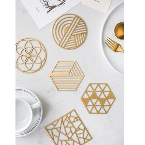 Sous-verre en métal fait à la main sous-verre martelé fini or pour la maison et la décoration de table de mariage vente chaude - Product Image 2