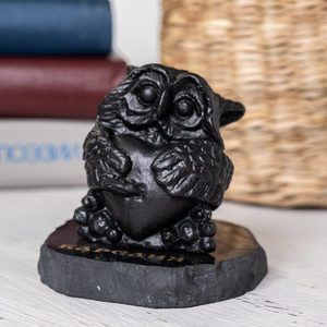 Figura de shungita: Búho y un corazón - Product Image 5