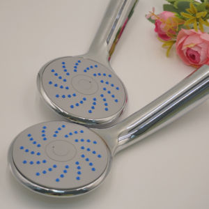 Cabezal de Ducha Manual de Plástico ABS Cromado, Personalizado, de Función Única, con Diseño Moderno, Ahorro de Agua a Alta Presión para Baño - Product Image 1