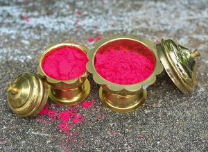 เชิงเทียนทองเหลืองโบราณที่มีการแกะสลักอย่างมีศิลปะเหมาะสำหรับการทำพิธีกรรมพูจาประจำวันและการตกแต่งทางจิตวิญญาณด้วยมือ - Product Image 3