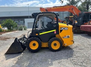 Chargeuse compacte antidérapante JCB 135HD à vendre - Product Image 5