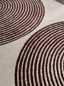 Tapis de luxe en laine Tallira Design Viper avec motif serpent moderne pour salon ou chambre à coucher par Rug Collection - Product Image 3