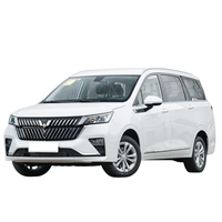 Coches nuevos con 7 asientos MPV Coche de pasajeros SAIC-GM-Wuling-Wuling Jiachen Coche de gasolina Vehículo eléctrico Conducción a la derecha