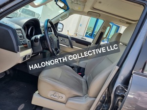 Mitsubishi Pajero d'occasion 2018, toutes options, essence, automatique, turbo, sièges en cuir, jantes R17, tout-terrain, luxe, 4x4, SUV, conduite à droite, en vente - Product Image 5