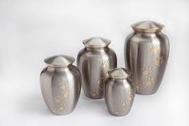 Urnas de cremación con acabado dorado de latón de la mejor calidad para cenizas humanas, urna de ceniza de latón, urnas de suministros funerarios con patrón grabado hecho a mano - Product Image 2