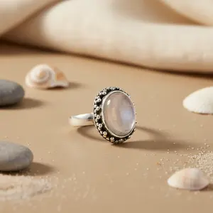 Anillo de Plata de Ley 925 con Piedra Lunar Estilo Boho para Mujer, Patrón Geométrico con Engaste Invisible, Chapado en Rodio, Joyería de Regalo - Product Image 1