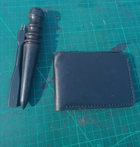 Portefeuille en cuir véritable pour homme, fabrication artisanale, avec protection RFID, fermeture ouverte, vente en gros - Product Image 1