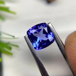 Gemas Mehrajudin, Tanzanita Azul Corte Esmeralda 100% Natural, Corte Pera, 1 Quilate, Grado AAA, Certificada por Terceros para Joyería - Product Image 1