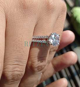 แหวนหมั้นเพชรโมอิสซาไนต์ทรงกลม 3.00 กะรัต ความใส VVS ตัวเรือนเงินแท้แบบแยกส่วน - Product Image 6