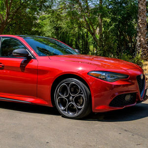 Certifié soigneusement utilisé 2021 A l f a Romeo Giulia Ti Sport Q4 - Product Image 1