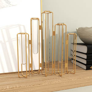 Ensemble de vases en métal argenté martelé et de vases de propagation en verre multi-tubes dorés pour la décoration de la maison et des hôtels, vente en gros - Product Image 3