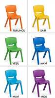 Chaise d'enfant moderne en plastique rouge empilable avec dossier et revêtement en tissu pour l'école
