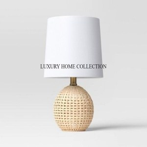 Lámpara de pie de mesa de metal duradera y duradera con material de alta calidad y aspecto atractivo para una decoración elegante de la habitación - Product Image 3