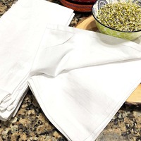 La serviette de sac à farine 100% coton est douce, absorbante et écologique, la serviette de vaisselle de sac à farine blanche est parfaite pour une utilisation quotidienne dans la cuisine