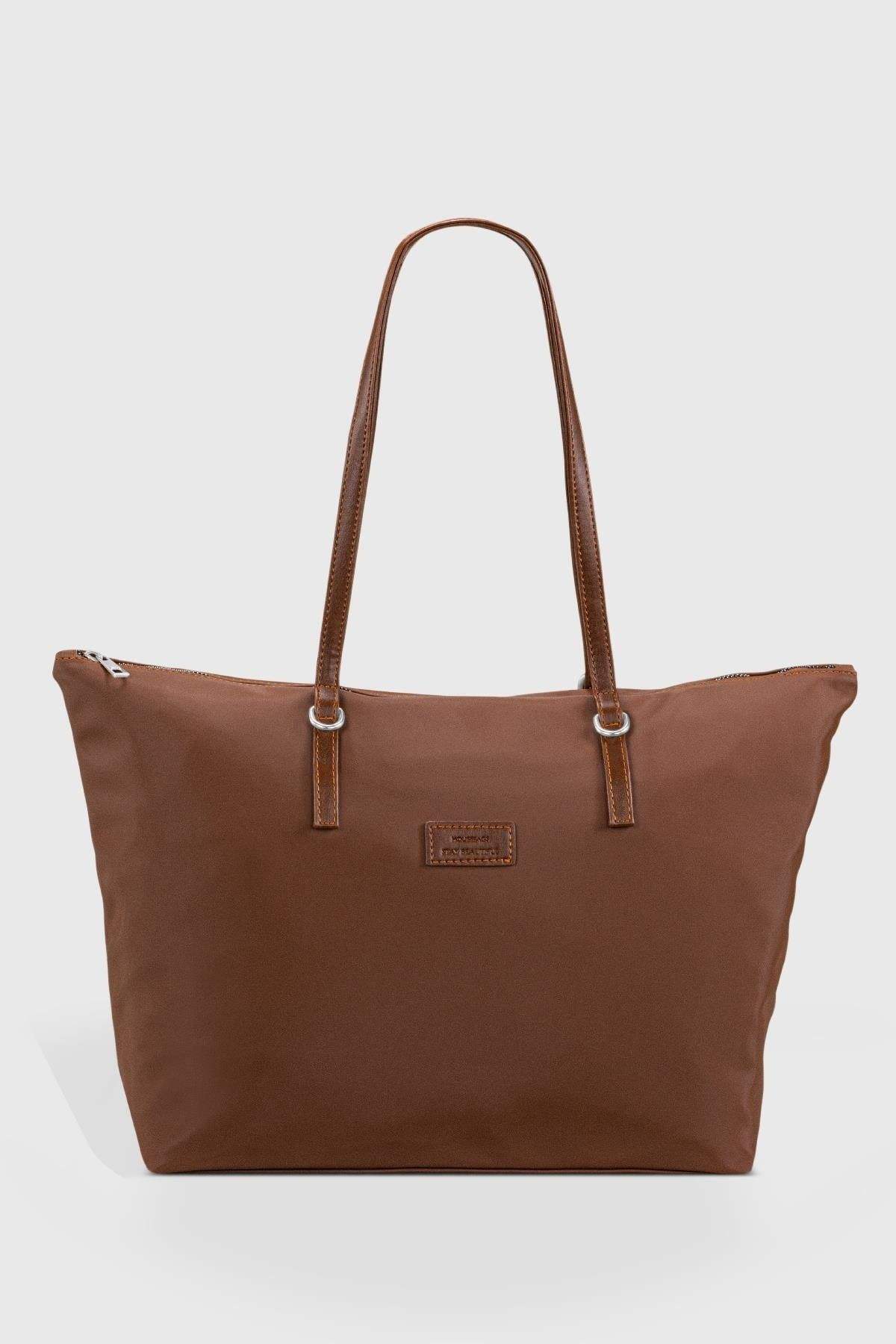 สีน้ำตาล