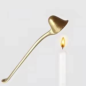 Abatidor de velas de metal minimalista elegante, palo de extinción de velas de mango largo hecho a mano para uso doméstico moderno - Product Image 1