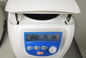 Microcentrífuga de Laboratório de Alta Velocidade, Máx. 15.000 rpm RCF 21380g com CE, FCC, MCA, IVD Totalmente Autoclavado Suporte de Rotor OEM - Product Image 3