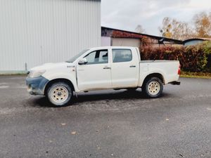 2016 pour Toyota Hilux 2.5L Double Cab avec sièges en tissu de boîte de vitesses manuelle et direction gauche pour bus, y compris caméra arrière - Product Image 3