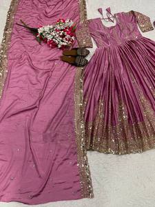 Ensemble Anarkali de créateur exclusif et tendance pour femme, magnifique imprimé numérique, tissu lourd en faux rayonne, idéal pour Diwali, mariages et fêtes indiennes - Product Image 4