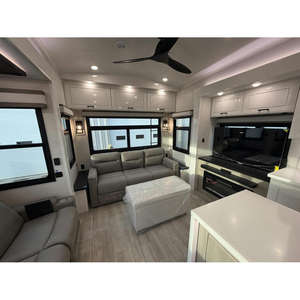 Remolque de Viaje Moderno Gris 2026 Pinnacle 32RLTS con Piso de Madera y Capacidad para 6 Personas - Product Image 6