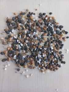 Galets ronds de couleurs mélangées naturelles, écologiques, en vrac pour l'aménagement paysager, les jardins et la construction de parcs - Product Image 5