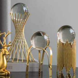 Accessoires de table modernes pour le salon artisanat en métal bibelots bureau boule de verre en cristal de luxe chambre à coucher - Product Image 5