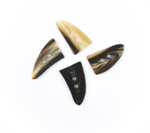 Bouton à bascule en corne de buffle poli à la main avec 2 trous Accessoires de vêtement pour la décoration de vêtements - Product Image 6