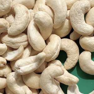 Trusted Factory Cashew Nuts W320 Cashew Nuts W320 Cashew Nut WW180, WW240, WW320 WS Customized Packing - Product Image 1