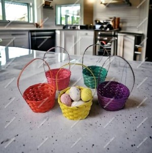 Mini-panier tissé en bambou personnalisé avec poignée unique Vente chaude Panier cadeau de Pâques en bambou coloré pour les enfants - Product Image 3