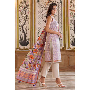 Traje de 3 Piezas para Mujer con Estampado Floral y Cuello Bordado CL-62185 - Product Image 1