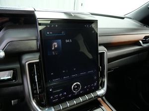 Producto original usado 2025 G -- Yukon XL Denali 4WD usado - Product Image 2