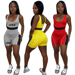 2024 conjunto de chándal de terciopelo de manga corta de verano para mujer Pantalones cortos de terciopelo con patrón sólido y Top corto a juego traje de 2 piezas - Product Image 1