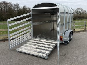 NEW/USED 42LT 10' x 5' Livestock <b>Trailer</b> Plane agricultural animal transport <b>trailer</b> <b>farm</b> <b>trailer</b> for cattle transport - Product Image 4