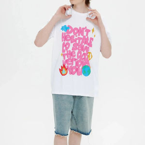 T-shirts pour hommes en coton biologique 100% avec impression en relief, logo personnalisé, respirant, manches courtes, ajustés, tricotés, impression en relief - Product Image 2