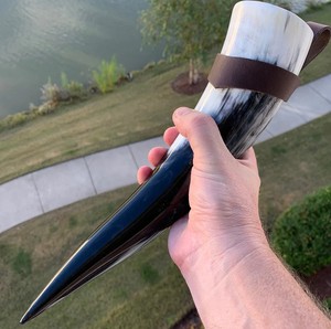 ที่ใส่เครื่องหนังขัดเงาทำด้วยมือเครื่องดื่มฮอร์นธรรมชาติที่มีสไตล์ทนทานการตกแต่งที่ยอดเยี่ยมสำหรับวัสดุเชิงประวัติศาสตร์ - Product Image 4