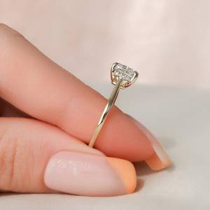 Anillo de diamante tallado con cojín, 1,50 CT, Halo oculto - Product Image 2