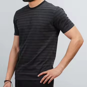 เสื้อยืดโอเวอร์ไซส์ผู้ชาย ผ้าฝ้าย 100% ทรงบ็อกซี่ ไหล่ตก แขนสั้น ขายส่ง ฤดูร้อน สีพื้น คุณภาพสูง ระบายอากาศได้ดี - Product Image 4