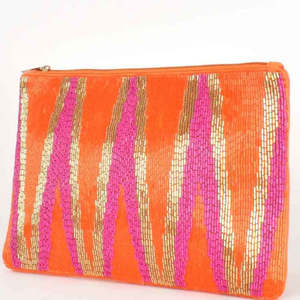 Porte-monnaie perlé coloré pour femme qui combine l'attrait du designer avec l'élégance faite à la main dans un format compact et élégant - Product Image 2