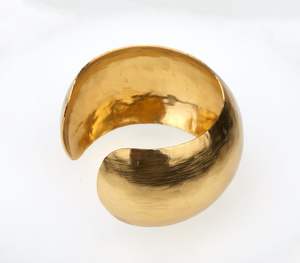 Brazalete ancho de diseñador floral de latón puro 100% hecho a mano, brazalete ajustable, Regalo para mamá - Product Image 3