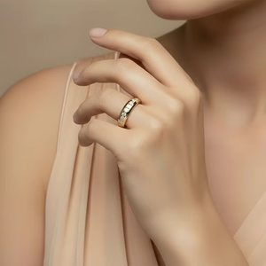 Bague en diamant sertie de canaux à bords biseautés pour femme, pour mariage, fête, anniversaire, cadeau, célébrations romantiques - Product Image 5